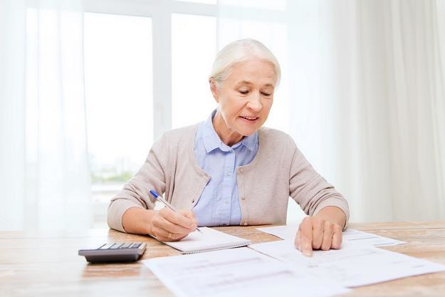 Upływa termin złożenia wniosku ws. przeliczenia emerytury dla kobiet z rocznika '53 /&copy;123RF/PICSEL
