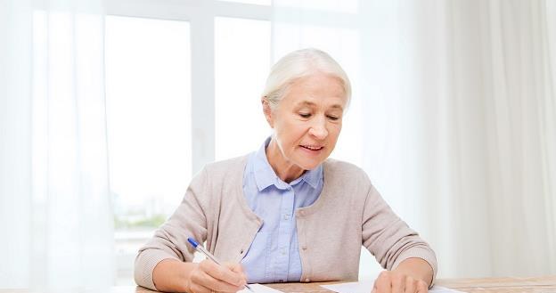 Upływa termin złożenia wniosku ws. przeliczenia emerytury dla kobiet z rocznika '53 /&copy;123RF/PICSEL