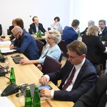Uposażenia parlamentarzystów o 20 proc. w dół? Sejmowa komisja "za", posłowie PO i N. nie głosowali