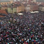 #UprzejmieDonoszę. Polki masowo zgłaszają się do prokuratury w związku z "czarnym protestem"