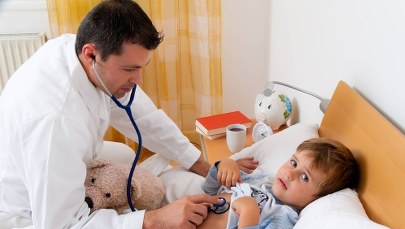 Upuszczała synowi krew, by prowokować chorobę. Dziecko miało ponad 100 transfuzji