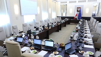 Urlopowe niejasności. Sprawdzamy jak ministrowie wywiązują się ze swoich deklaracji