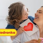 Uroczy i niedrogi prezent na Dzień Matki? Biedronka trafiła w dziesiątkę!