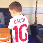 Uroczy syn znanego piłkarza leci do Polski
