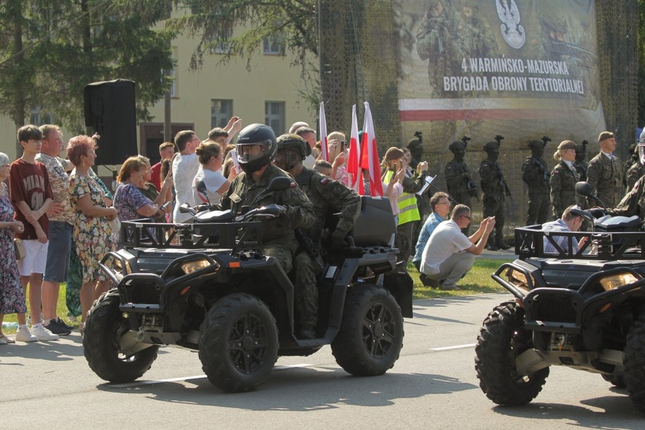 Uroczysta przysięga żołnierzy 4. Warmińsko-Mazurskiej Brygady Obrony Terytorialnej /Tomasz Waszczuk /PAP