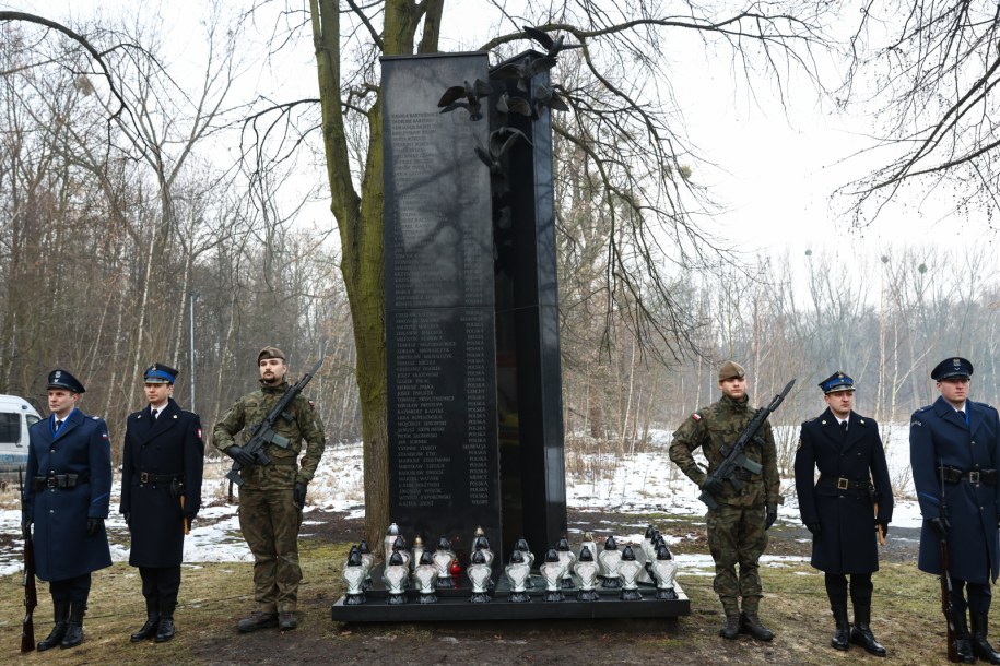 Uroczyste obchody 20. rocznicy katastrofy budowlanej na terenie Międzynarodowych Targów Katowickich /Kasia Zaremba /PAP