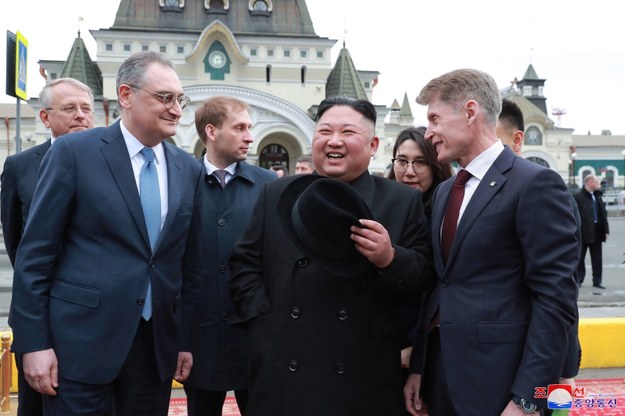 Uroczyste powitanie Kim Dzong Una /KCNA /PAP/EPA