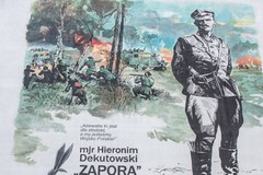 Uroczystość odsłonięcia muralu pamięci Żołnierza Wyklętego kpt. Hieronima Dekutowskiego ps. "Zapora"