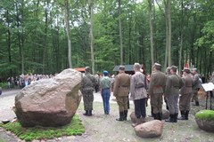 Uroczystość odsłonięcia pomnika poświęconego więźniom politycznym okresu stalinowskiego