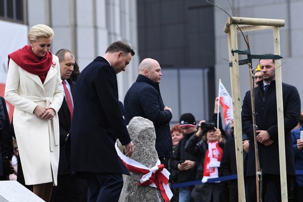 Uroczystość odsłonięcia siedmiu obelisków /Jacek Turczyk /PAP