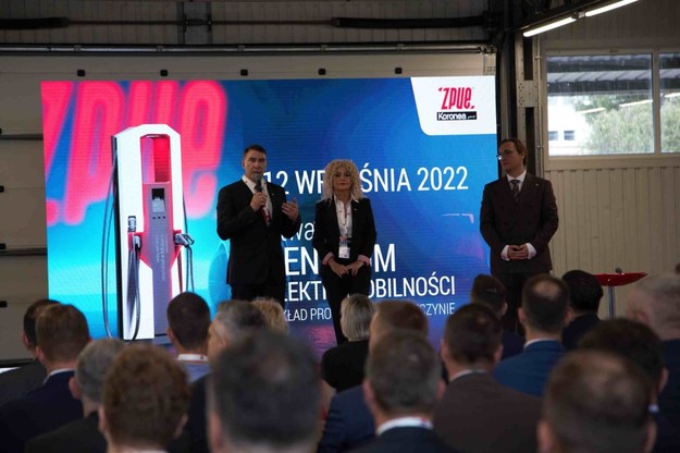 Uroczystość oficjalnego otwarcia polskiego Centrum Elektromobilności ZPUE S. A. /Materiały prasowe