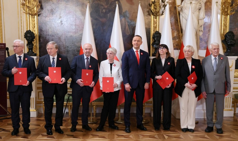 Uroczystość powołania Rady Nowej Konstytucji na Zamku Królewskim. Marek Jurek, Ryszard Piotrowski, Ryszard Legutko, Anna Łabno, Karol Nawrocki, Barbara Piwnik, Józef Zych /	Wojciech Olkuśnik /East News