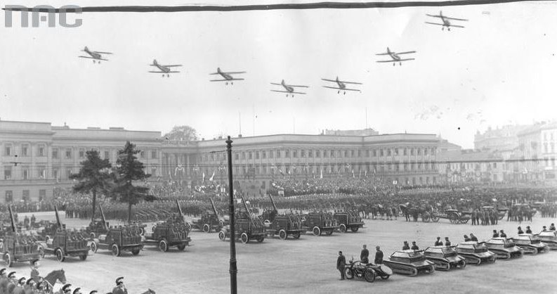 Uroczystości 3 Maja na placu Saskim w 1932 r. /Z archiwum Narodowego Archiwum Cyfrowego /