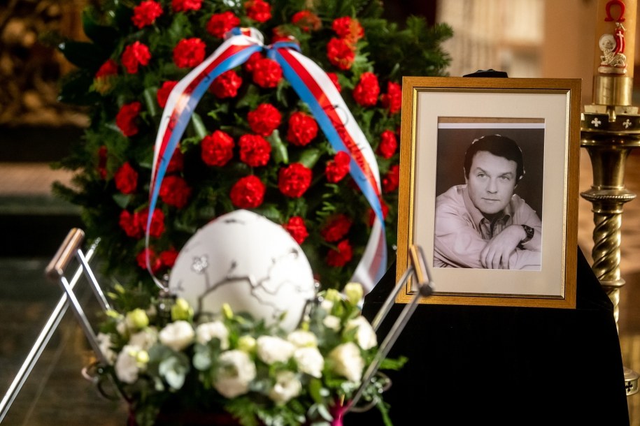 Uroczystości pogrzebowe aktora Leonarda Pietraszaka w katedrze pw. świętych Marcina i Mikołaja w Bygoszczy /Tytus Żmijewski /PAP