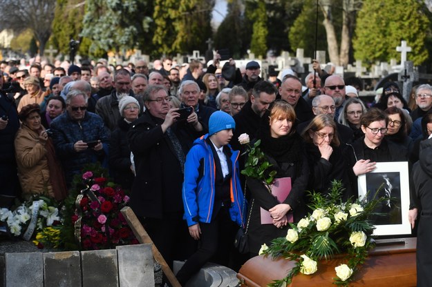 Uroczystości pogrzebowe Ernesta Brylla na cmentarzu przy ul. Wałbrzyskiej w Warszawie /Piotr Nowak /PAP