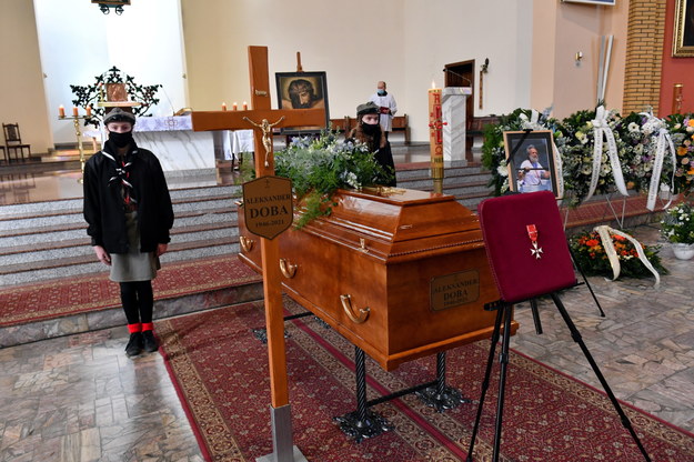 Uroczystości pogrzebowe kajakarza i podróżnika Aleksandra Doby / 	Marcin Bielecki    /PAP