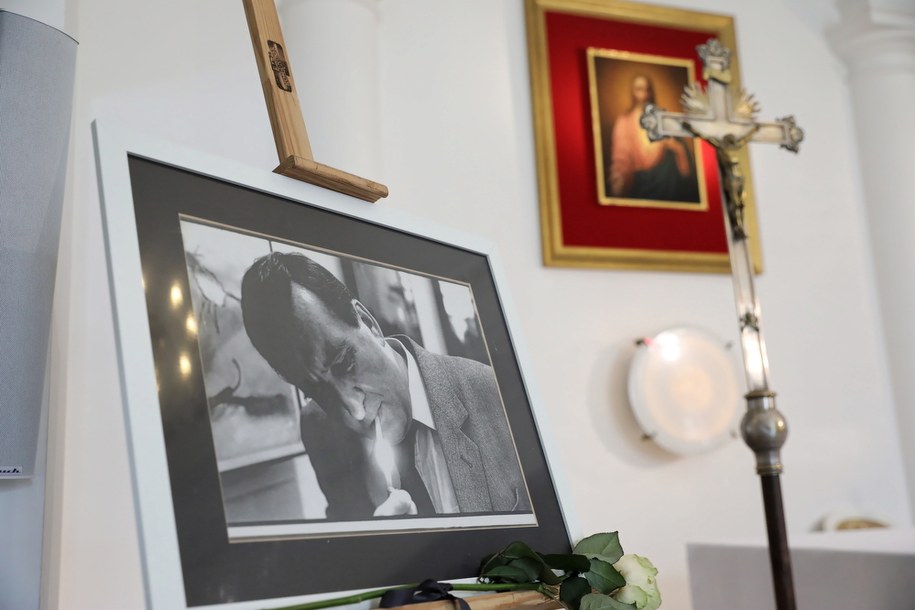 Uroczystości pogrzebowe Krzysztofa Kowalewskiego w Kościele Środowisk Twórczych przy pl. Teatralnym w Warszawie / 	Leszek Szymański    /PAP
