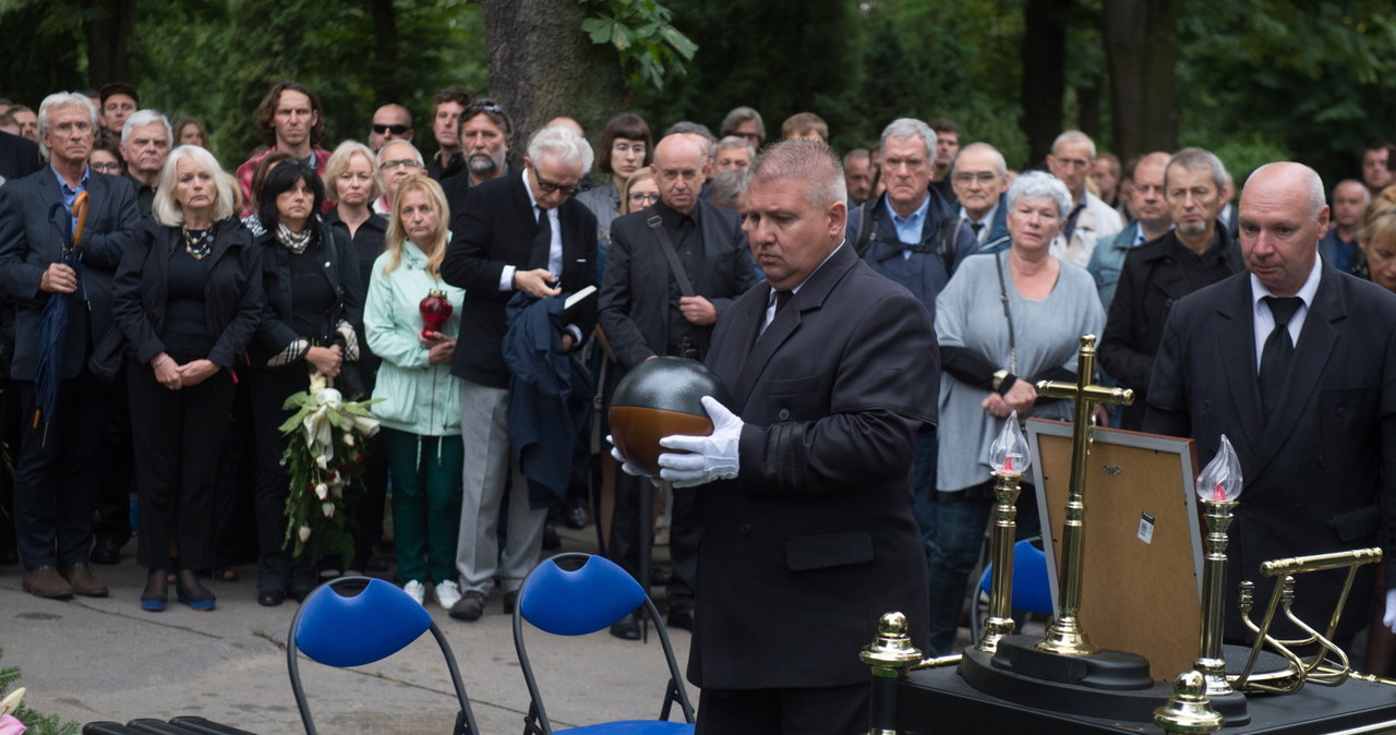 Uroczystości pogrzebowe Krzysztofa Ptaka w Alei Zasłużonych na Cmentarzu Komunalnym Doły w Łodzi /Grzegorz Michałowski /PAP