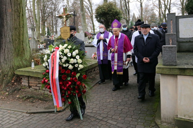 Uroczystości pogrzebowe Piotra Machalicy na cmentarzu św. Rocha w Częstochowie /Waldemar Deska /PAP