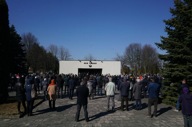 Uroczystości pogrzebowe Witolda Paszta na cmentarzu komunalnym w Zamościu / Karol Zienkiewicz / PAP