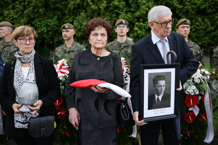 Uroczystości pogrzebowe żołnierzy niezłomnych: Henryka Filipeckiego, Antoniego Fojcika, Władysława Grada, Mariana Kostępskiego i Antoniego Tkocza /Zbigniew Meissner /PAP