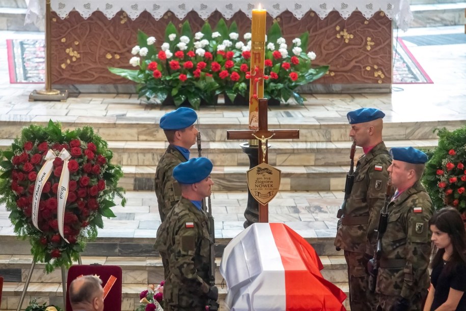 Uroczystości pogrzebowe /Tytus Żmijewski /PAP