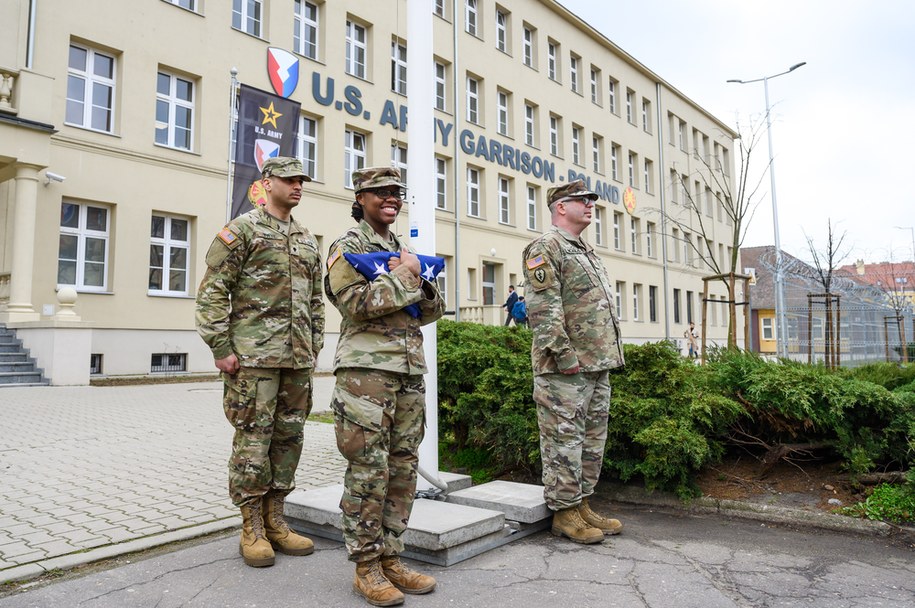 Uroczystości przekształcenia amerykańskiej Regionalnej Grupy Wsparcia (Area Support Group Poland, ASG-P) na Garnizon Sił Zbrojnych USA (U.S. Army Garrison Poland, USAG-P.) w Camp Kościuszko w Poznaniu /	Jakub Kaczmarczyk   /PAP