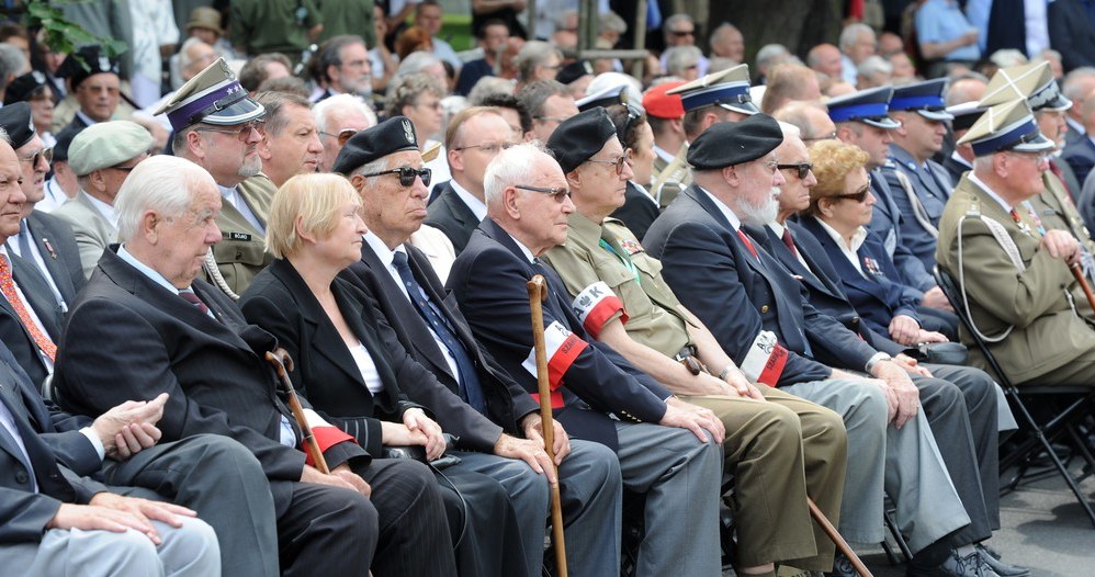 Uroczystosci przy pomniku "Polskiego Państwa Podziemnego i Armii Krajowej" w rocznicę wybuchu Powstania Warszawskiego /Witold Rozbicki /Reporter