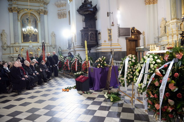Uroczystości rozpoczęły się w kościele pod wezwaniem Świętego Karola Boromeusza mszą świętą pogrzebową /Jacek Turczyk /PAP