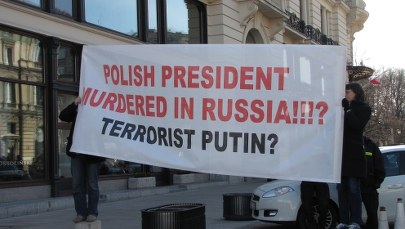 Uroczystości smoleńskie przed Pałacem Prezydenckim