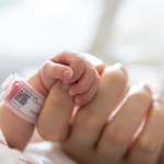 Urodziło się pierwsze w Europie dziecko, które było noszone w ciąży przez dwie kobiety