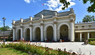 Urokliwe miasteczko położone w "polskiej Toskanii". Najbardziej słoneczne uzdrowisko