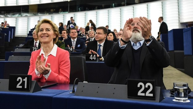 Ursula von der Leyen i Frans Timmermans w Parlamencie Europejskim w Strasburgu /Patrick Seeger  /PAP/EPA