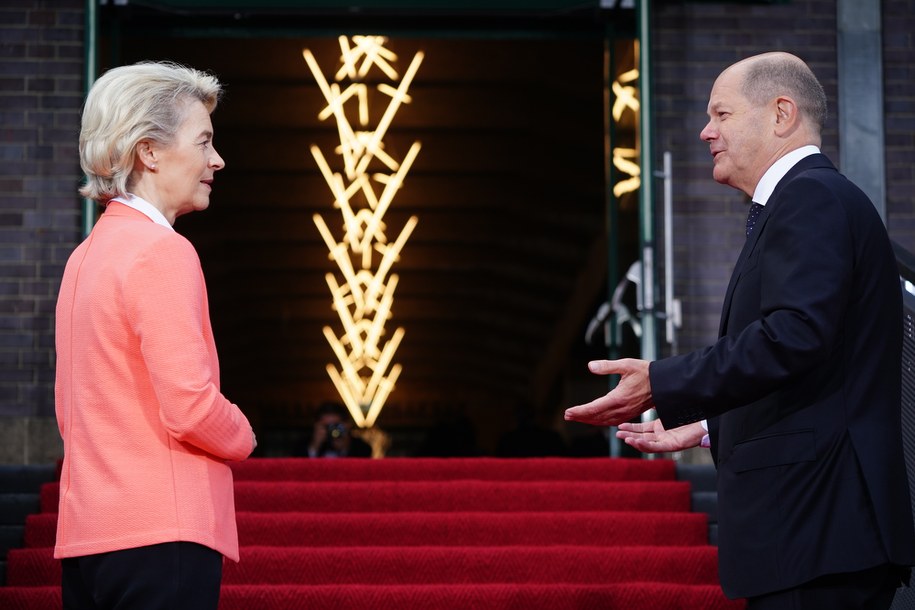 Ursula von der Leyen i Olaf Scholz /Clemens Bilan /PAP/EPA