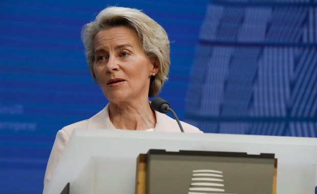 Ursula von der Leyen po stracie kucyka wypowiada wojnę... wilkom 