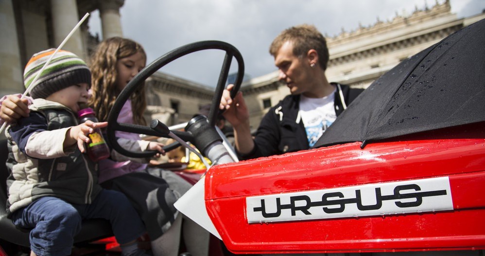 Ursus swego czasu zmechanizował polską wieś. Dziś wraca z nowymi modelami /Andrzej Hulimka  /Reporter