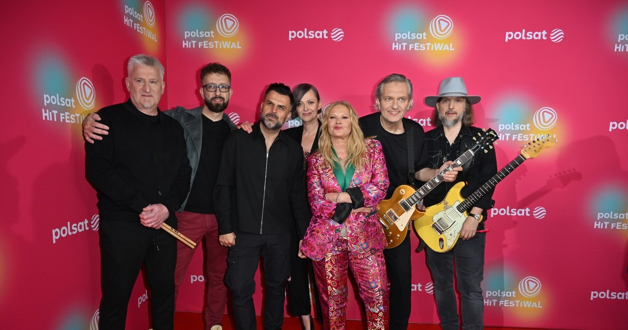 Urszula z zespołem na Polsat Hit Festiwalu /Marcin Gadomski /AKPA