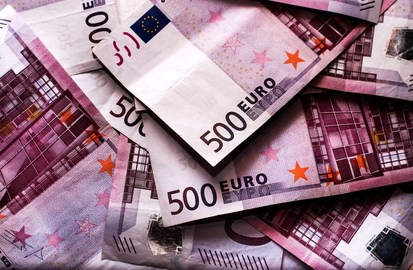 Urząd Skarbowy zwraca szczególną uwagę na banknoty o nominale 500 euro /123RF/PICSEL