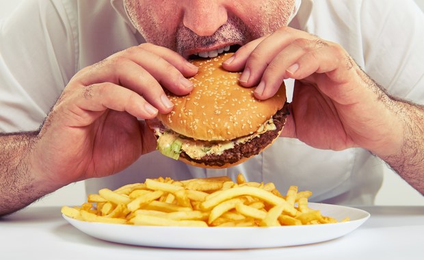 Urządzenie stymulujące mózg zapobiega napadom kompulsywnego objadania się