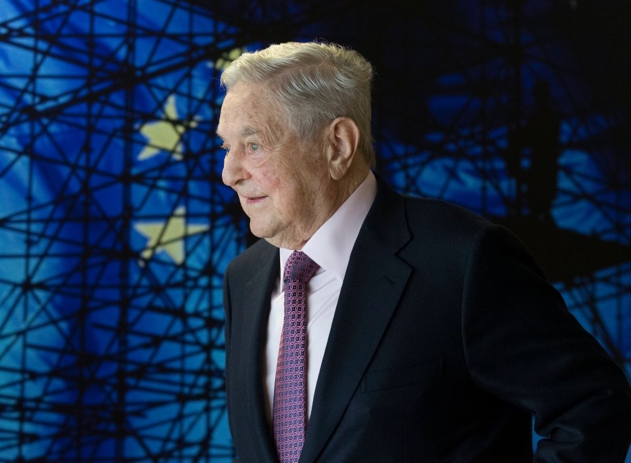 Urządzenie wybuchowe znaleziono w skrzynce pocztowej domu miliardera, filantropa i działacza politycznego George'a Sorosa /OLIVIER HOSLET / POOL /PAP/EPA