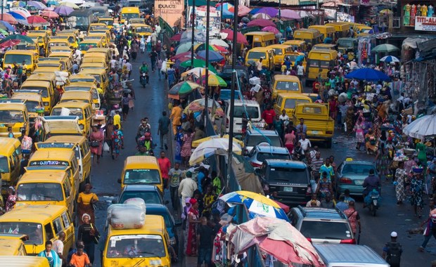 Urzędnicy stanu Lagos w Nigerii będą pracowali trzy dni w tygodniu 