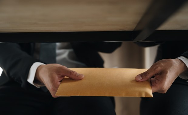 Urzędnik z Poznania i biznesmeni zatrzymani przez CBA