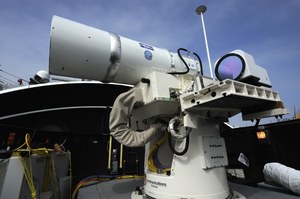 US Navy rozpoczyna erę lasera