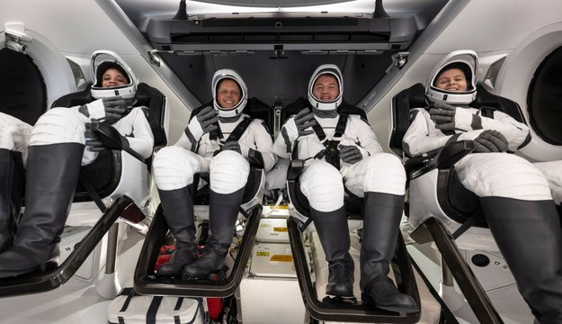 USA: Astronauci po sześciu miesiącach pobytu w Kosmosie wrócili na Ziemię /NASA/Bill Ingalls HANDOUT /PAP