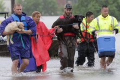 USA: Burza tropikalna Harvey nie odpuszcza