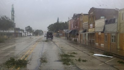 USA: Burza tropikalna Harvey uderzyła w kolejny stan