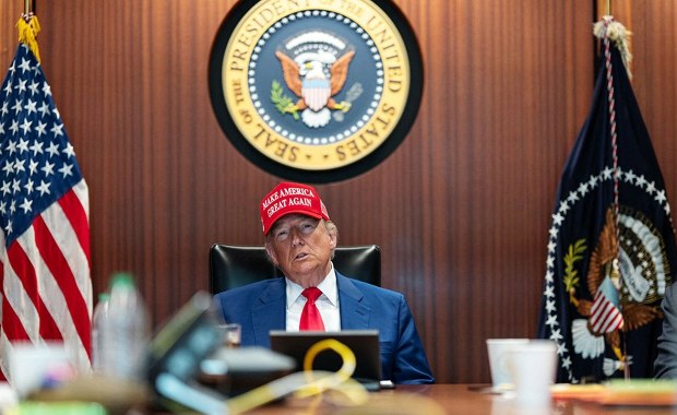 USA ewakuują personel placówki w Bejrucie. Trump zaczeka do czwartku?