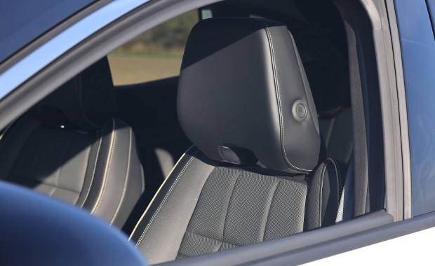 USA: Kierowca SUV-a wjechał w restaurację