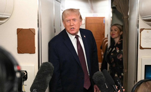 USA mogą przeprowadzić atak. Tajemnicze rozmowy Trumpa z synem byłego szacha