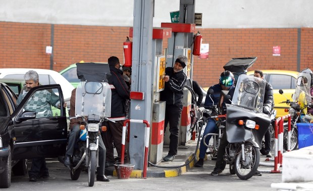 USA nakładają na Iran sankcje. Jak to wpłynie na cenę benzyny? 